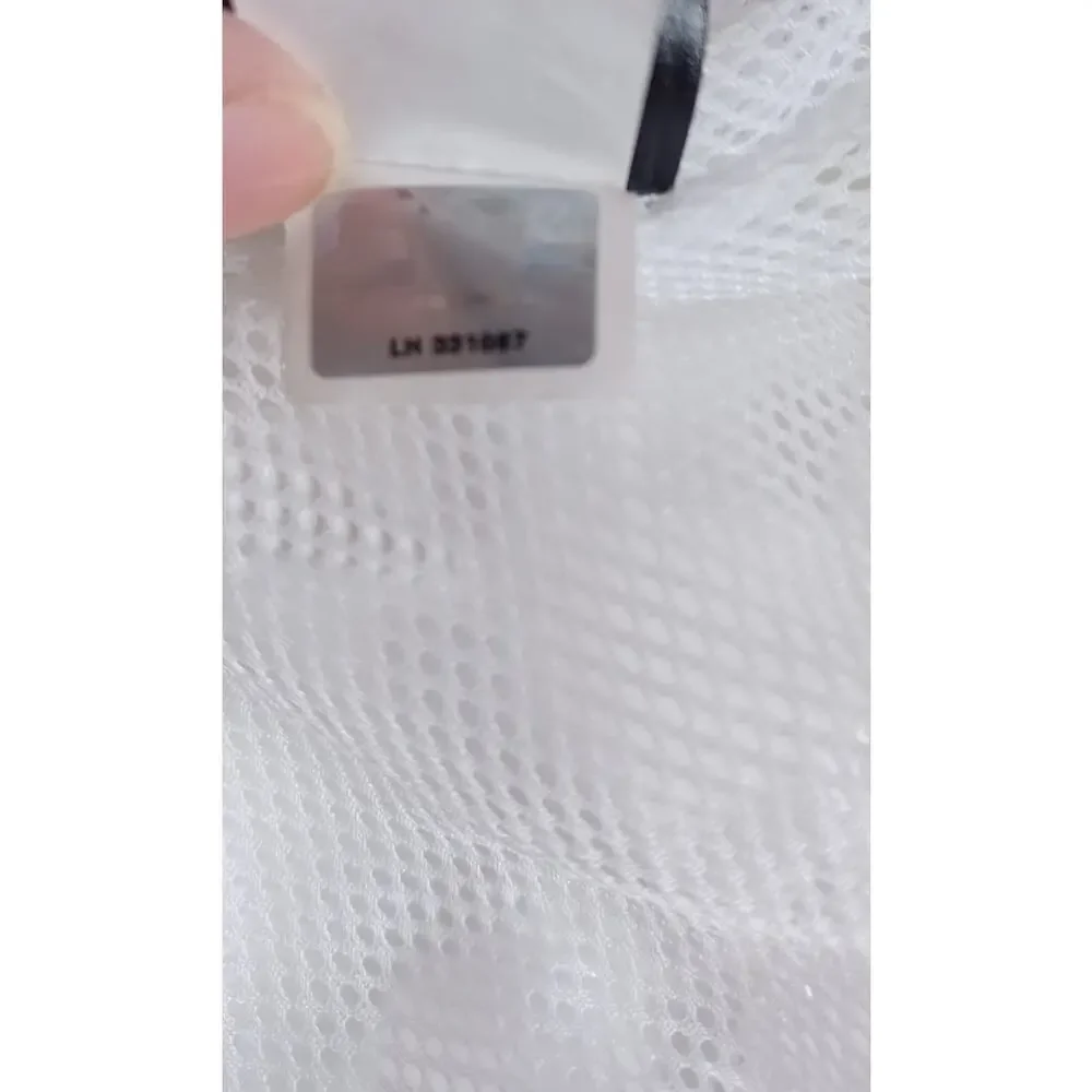 The North Face Women's Large HyVent Waterproof Hooded Rain Jacket White/Black - Picture 11 of 11